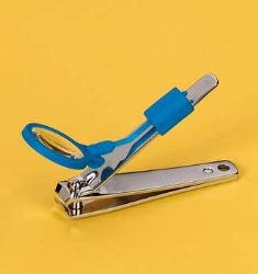 Finger Nail Clipper with Magnification